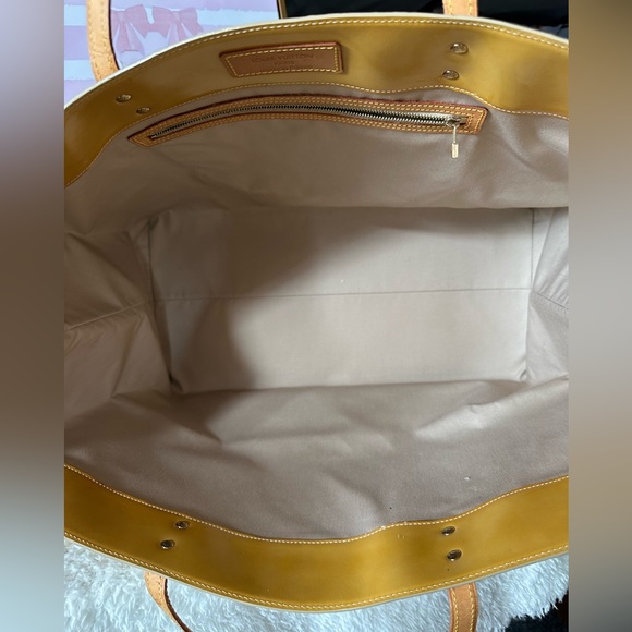 Louis Vuitton Monogram Yellow Vernis Reade GM Tote XL - Picture 12 of 14